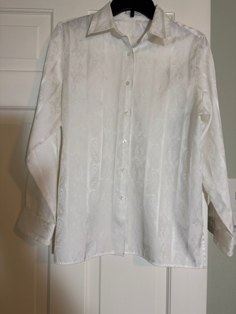 Foxcroft Classic White Women’s Blouse with Paisley and Floral Subtle Detail